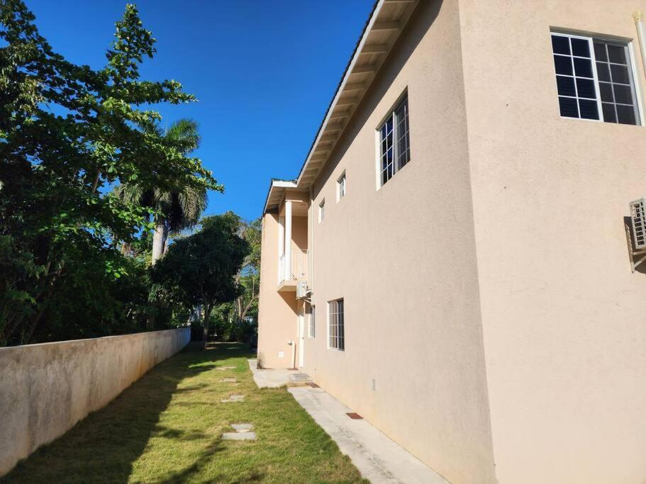 Paradise Nestled Between Montego Bay And Negril Hopewell エクステリア 写真